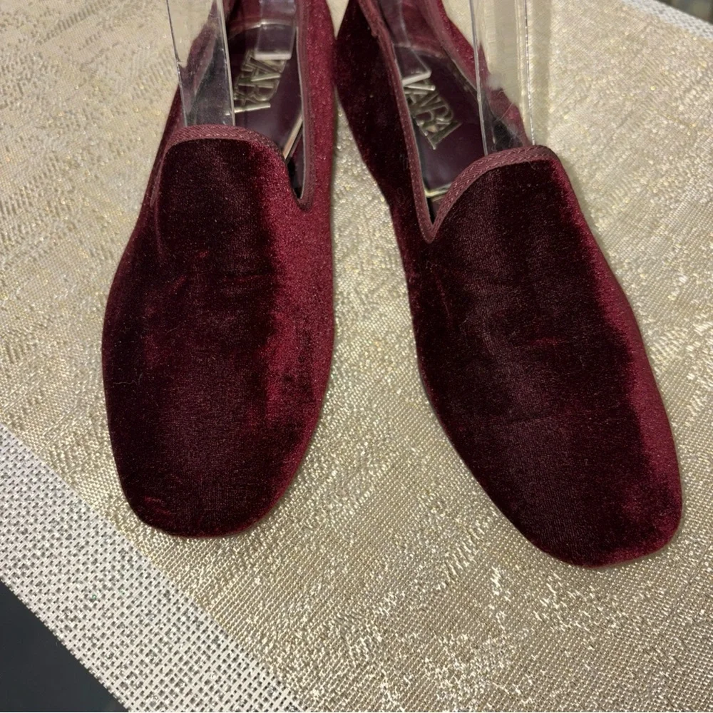 ZARA Elegant Burgundy Velvet Loafers SIZE 36EU
